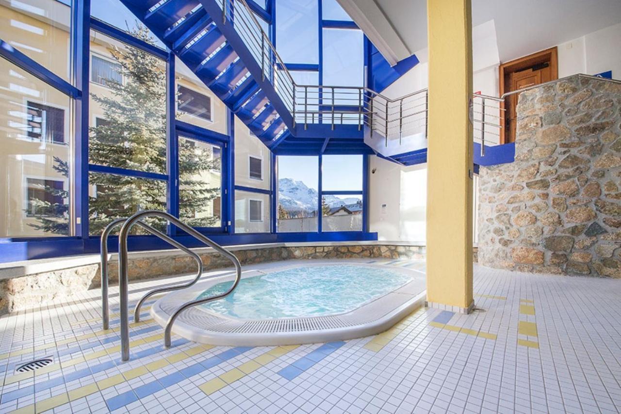サンモリッツ42M2 Alpenschick Mit Balkon, Ausblick, Pool - E405アパートメント エクステリア 写真